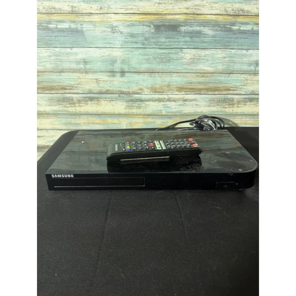 Samsung Blu-ray Player BD-F5900 Black Good 3D Wi-Fi Smart Hub Remote Included